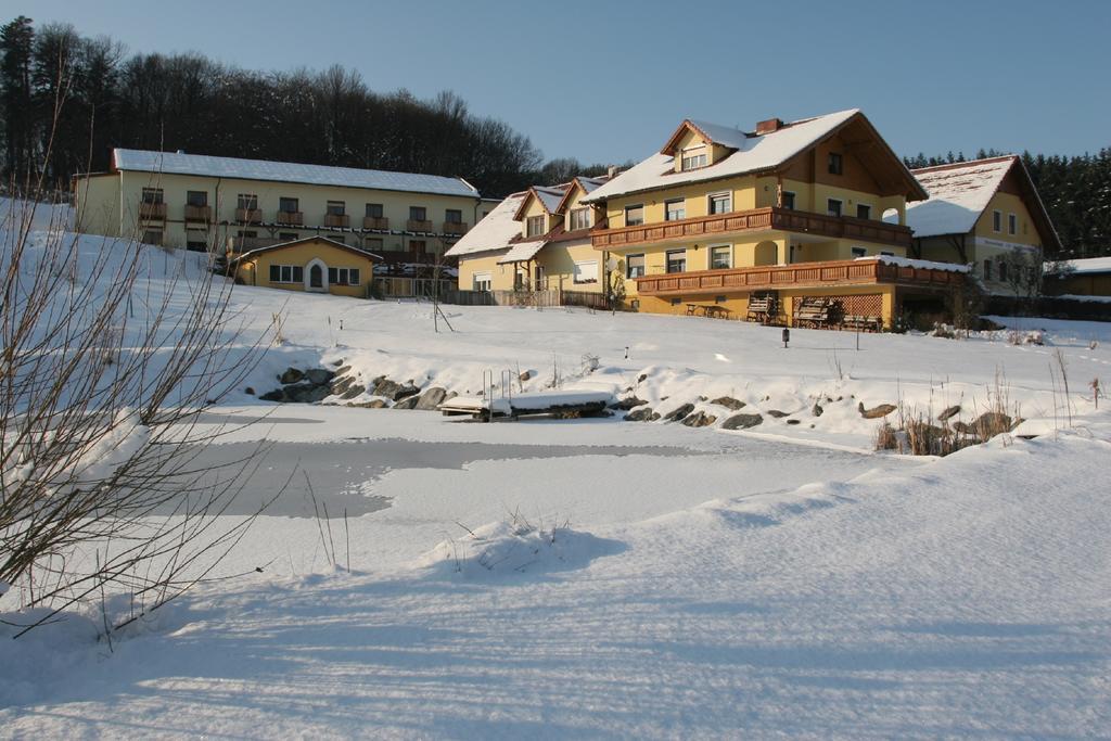 Brennerei & Wohlfuhlhotel Lagler Kukmirn Exteriör bild